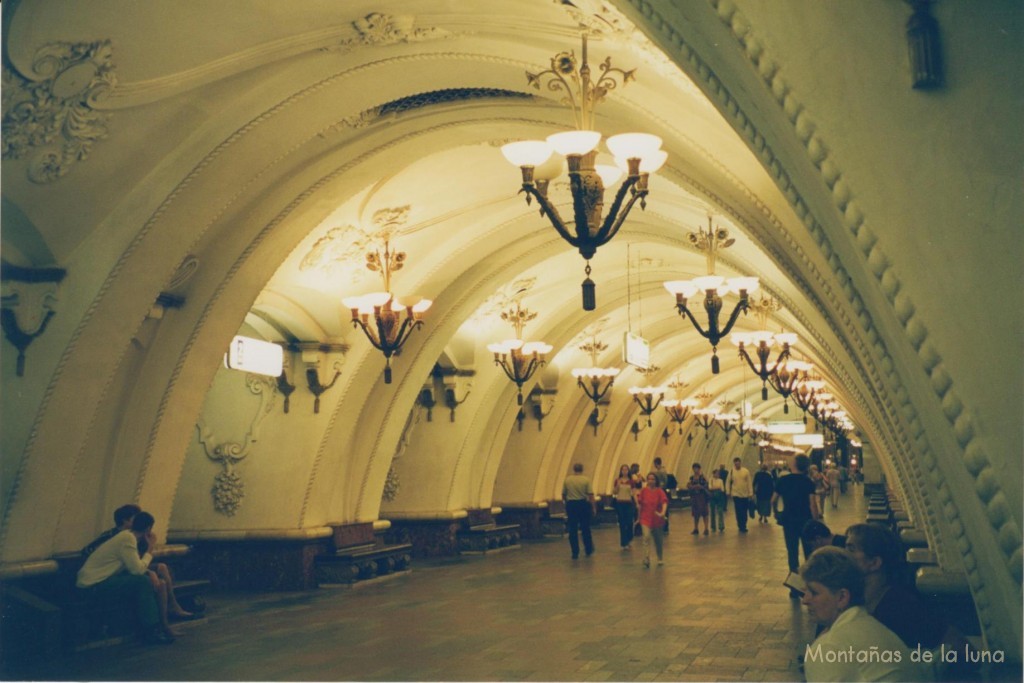 Una estación de metro de Moscú